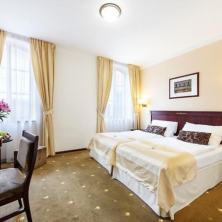 Hotel & Apartments U Cerneho Orla Třebíč Eksteriør bilde