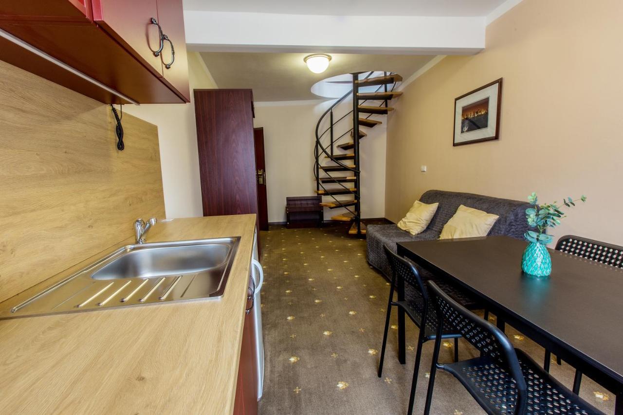 Hotel & Apartments U Cerneho Orla Třebíč Eksteriør bilde