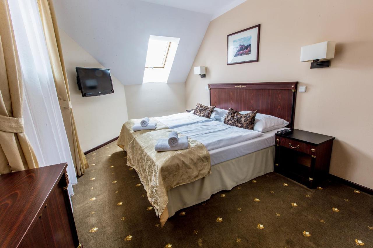 Hotel & Apartments U Cerneho Orla Třebíč Eksteriør bilde