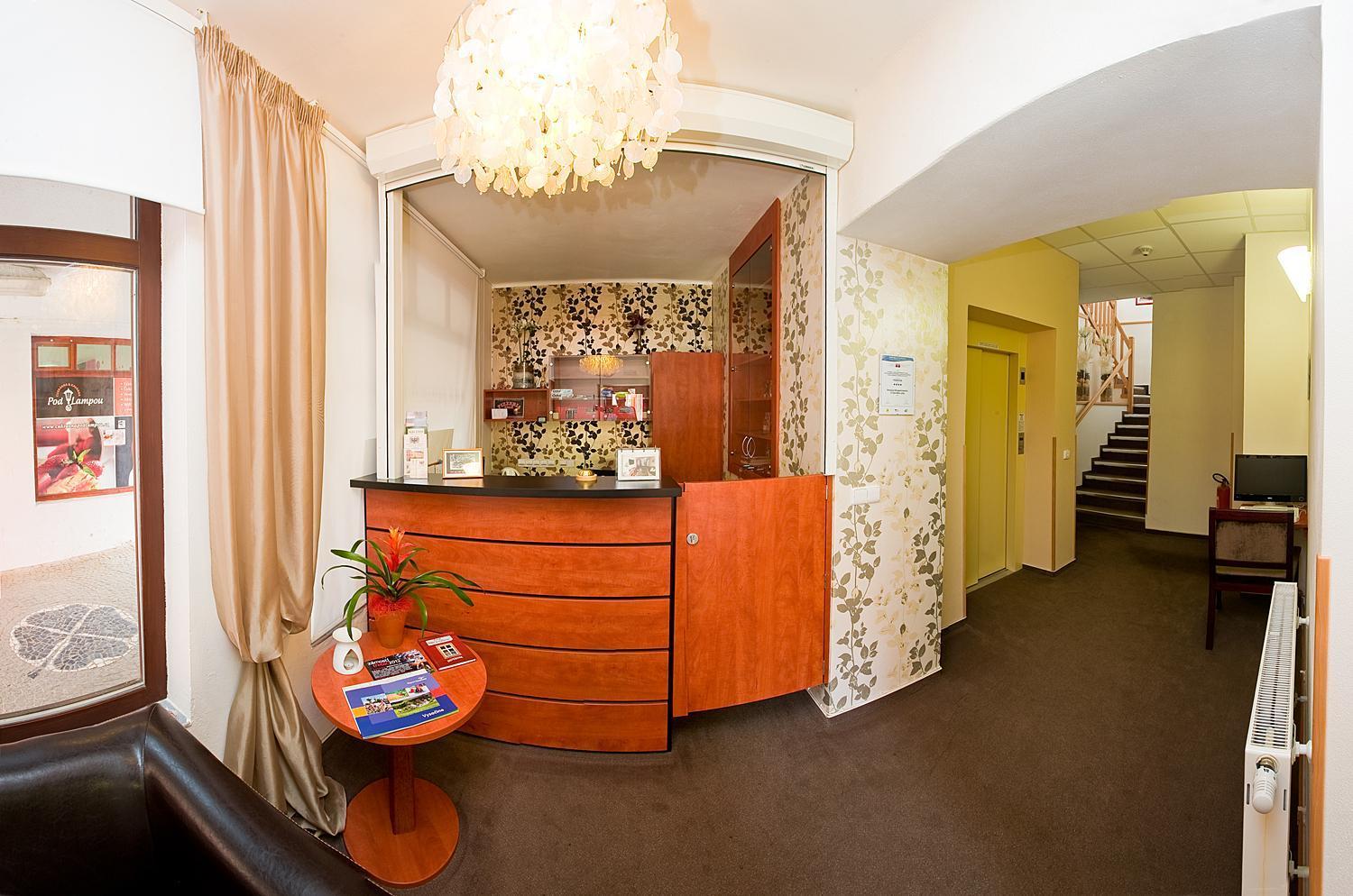 Hotel & Apartments U Cerneho Orla Třebíč Eksteriør bilde