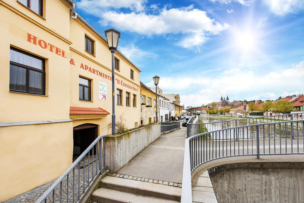 Hotel & Apartments U Cerneho Orla Třebíč Eksteriør bilde
